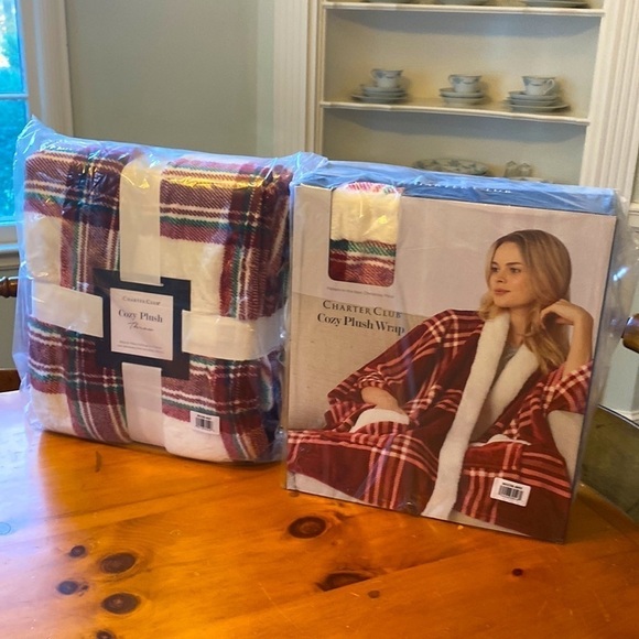 Red Green Plaid Plush Cape Coat with Deep Pockets NEW ! - Picture 8 of 11